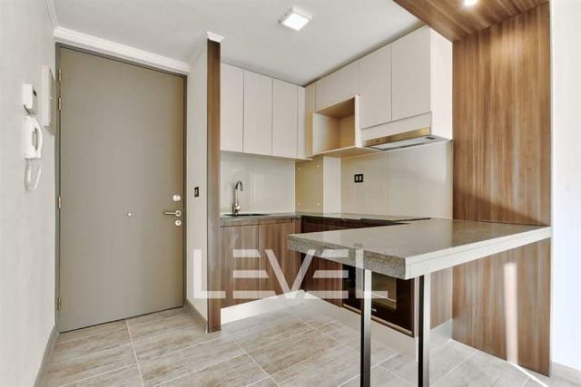 Departamento 1 Dorm. Lira 254, Santiago RETAIL