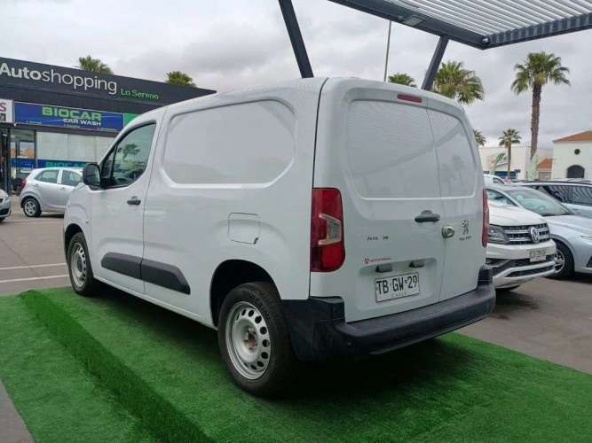 PEUGEOT PARTNER 2024