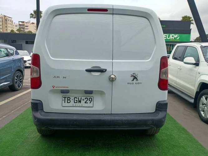 PEUGEOT PARTNER 2024