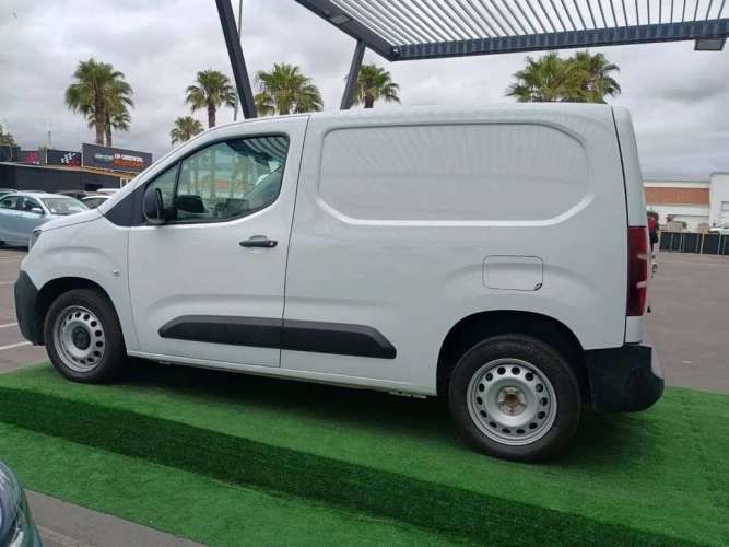 PEUGEOT PARTNER 2024