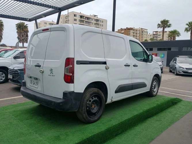 PEUGEOT PARTNER 2024