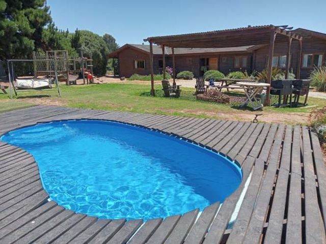 Casa en venta c/ estacionamiento en Mantagua