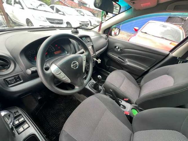 Nissan versa 2017