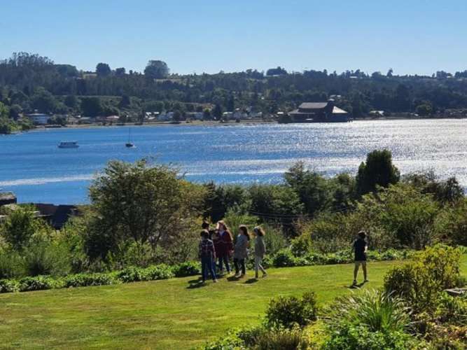 EXCLUSIVO DEPARTAMENTO EN CONDOMINIO CASONAS PATAGONIA VIRGIN, FRUTILLAR, 4D + 4B + SALA ESTAR + TERRAZA.