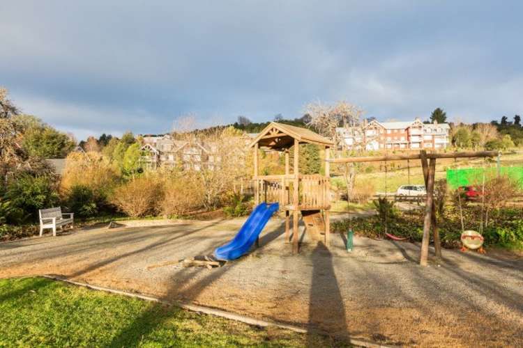 EXCLUSIVO DEPARTAMENTO EN CONDOMINIO CASONAS PATAGONIA VIRGIN, FRUTILLAR, 4D + 4B + SALA ESTAR + TERRAZA.