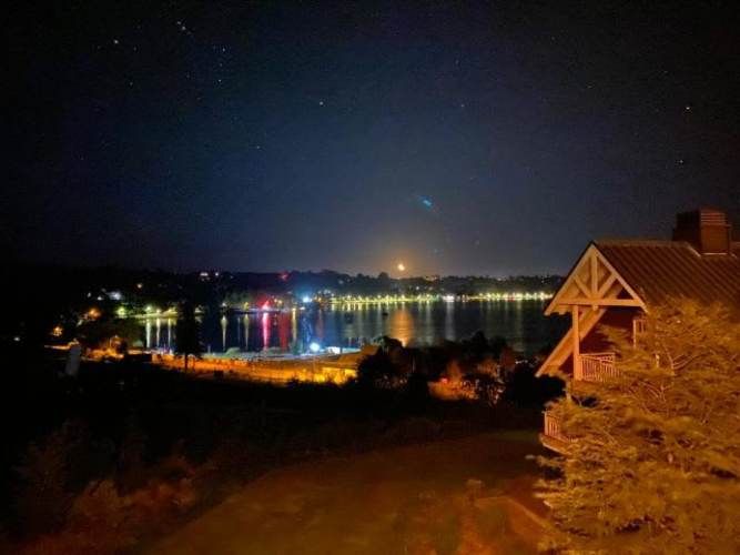 EXCLUSIVO DEPARTAMENTO EN CONDOMINIO CASONAS PATAGONIA VIRGIN, FRUTILLAR, 4D + 4B + SALA ESTAR + TERRAZA.