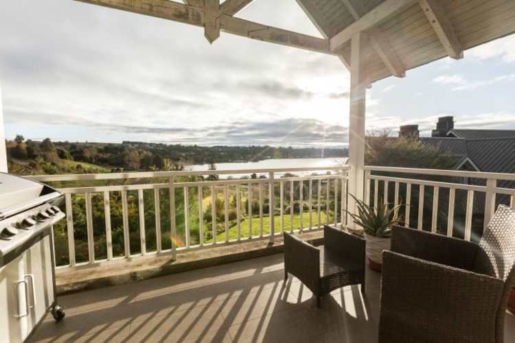 EXCLUSIVO DEPARTAMENTO EN CONDOMINIO CASONAS PATAGONIA VIRGIN, FRUTILLAR, 4D + 4B + SALA ESTAR + TERRAZA.