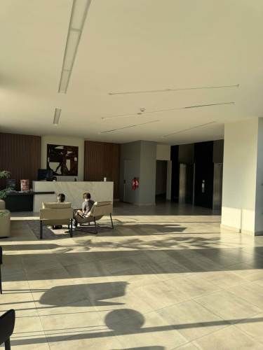 ARRIENDO OFICINA MODERNA EN EDIFICIO DA VINCI, PUERTAS DE CHICUREO