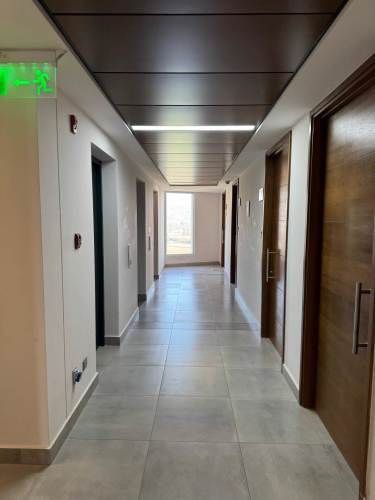 ARRIENDO OFICINA MODERNA EN EDIFICIO DA VINCI, PUERTAS DE CHICUREO