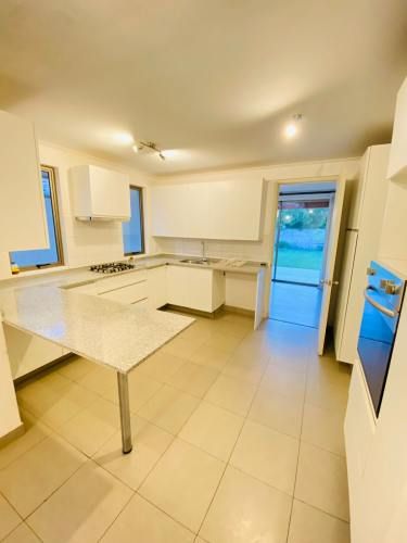 CONECTIVIDAD A SANTIAGO, CARRETERA SAN MARTIN, RUTA 5 Y AUTOPISTA NOR ORIENTE