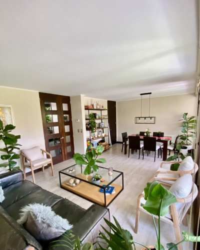 VENTA CASA MEDITERRÁNEA EN CONDOMINIO DE CHICUREO, 3D + 3B + PIEZA SERVICIO + TERRAZA + QUINCHO + PISCINA, AL LADO DEL COLEGIO SAN ANSELMO