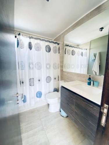 VENTA CASA MEDITERRÁNEA EN CONDOMINIO DE CHICUREO, 3D + 3B + PIEZA SERVICIO + TERRAZA + QUINCHO + PISCINA, AL LADO DEL COLEGIO SAN ANSELMO