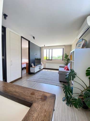 VENTA CASA MEDITERRÁNEA EN CONDOMINIO DE CHICUREO, 3D + 3B + PIEZA SERVICIO + TERRAZA + QUINCHO + PISCINA, AL LADO DEL COLEGIO SAN ANSELMO