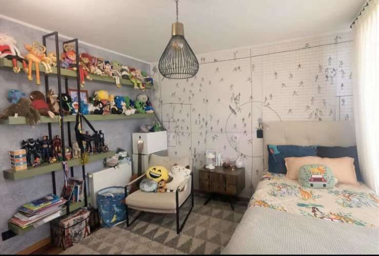 VENTA CASA MEDITERRÁNEA EN EXCLUSIVO CONDOMINIO DE CHICUREO, 4D (2D EN SUIETE) + 5B + TERRAZA + QUINCHO + PISCINA, AL LADO DEL COLEGIO SAN ANSELMO