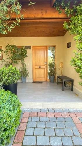 CASA CHILENA 1 PISO A PASOS COLEGIO PEDREGALES, 3D + 3B + Escritorio + P. Servicio + Piscina + Quincho