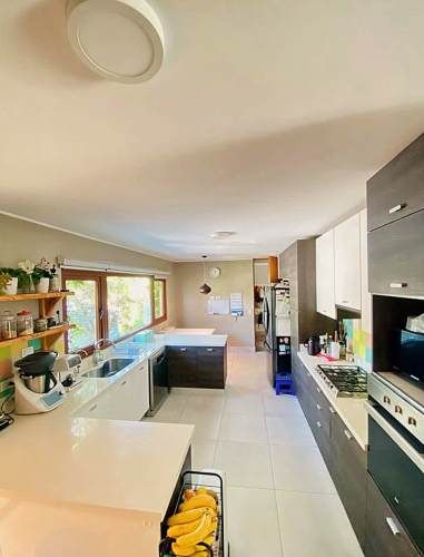 CASA CHILENA 1 PISO A PASOS COLEGIO PEDREGALES, 3D + 3B + Escritorio + P. Servicio + Piscina + Quincho