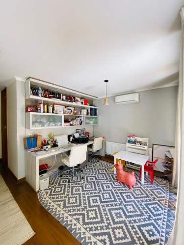 CASA CHILENA 1 PISO A PASOS COLEGIO PEDREGALES, 3D + 3B + Escritorio + P. Servicio + Piscina + Quincho