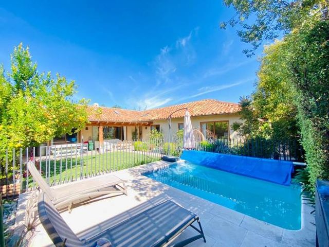 CASA CHILENA 1 PISO A PASOS COLEGIO PEDREGALES, 3D + 3B + Escritorio + P. Servicio + Piscina + Quincho