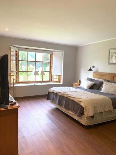 VENTA CASA ESTILO INGLÉS FRENTE AL SANTIAGO COLLEGE, LOS TRAPENSES