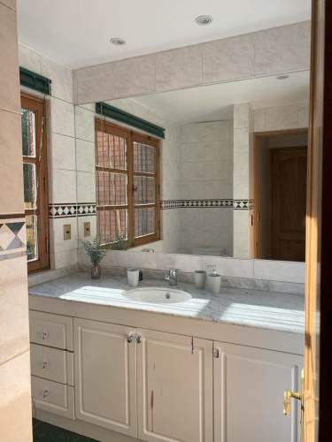 VENTA CASA ESTILO INGLÉS FRENTE AL SANTIAGO COLLEGE, LOS TRAPENSES