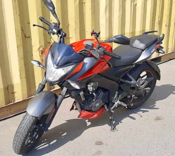 Pulsar 200NSFI Por no uso.