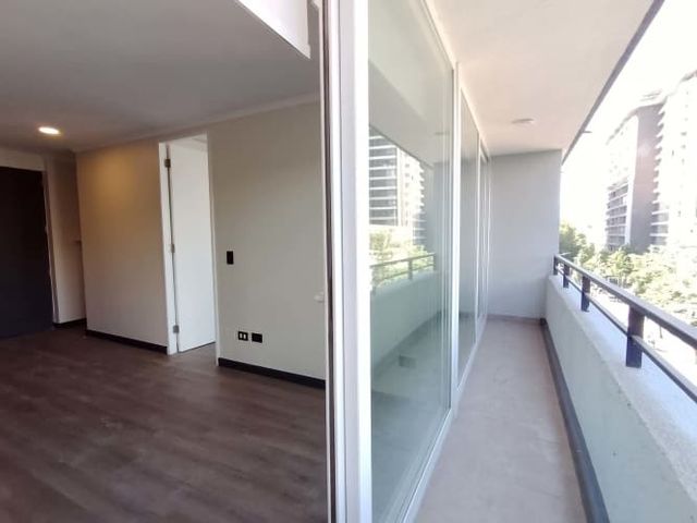 CON ESTACIONAMIENTO INCLUIDO, DEPTO 1D NUEVO