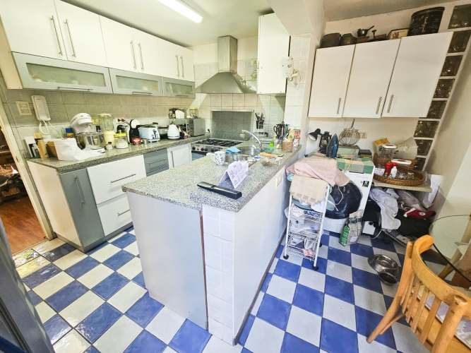 EXCELENTE CASA 4D 3B REMODELADA