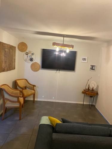 AMPLIA CASA EN SECTOR NOS SAN BERNARDO