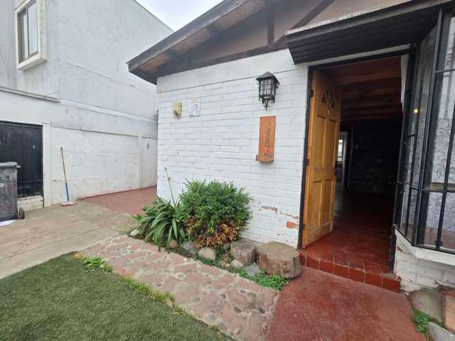 OPORTUNIDAD CASA REMODELADA EN EXCELENTES CONDICIONES