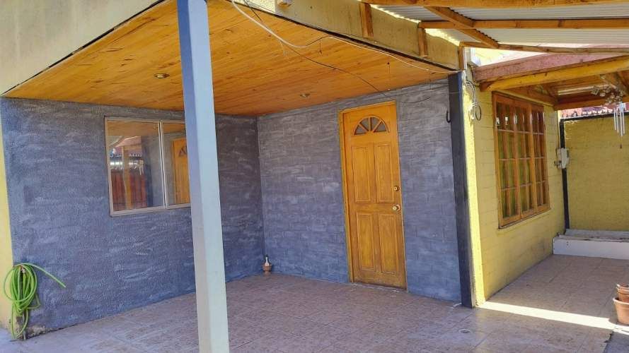 SE VENDE AMPLIA CASA LO MARQUEZ, PEÑAFLOR
