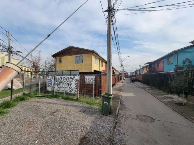 SE VENDE AMPLIA CASA LO MARQUEZ, PEÑAFLOR