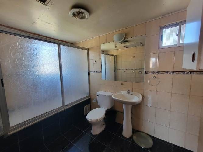 SE VENDE AMPLIA CASA LO MARQUEZ, PEÑAFLOR