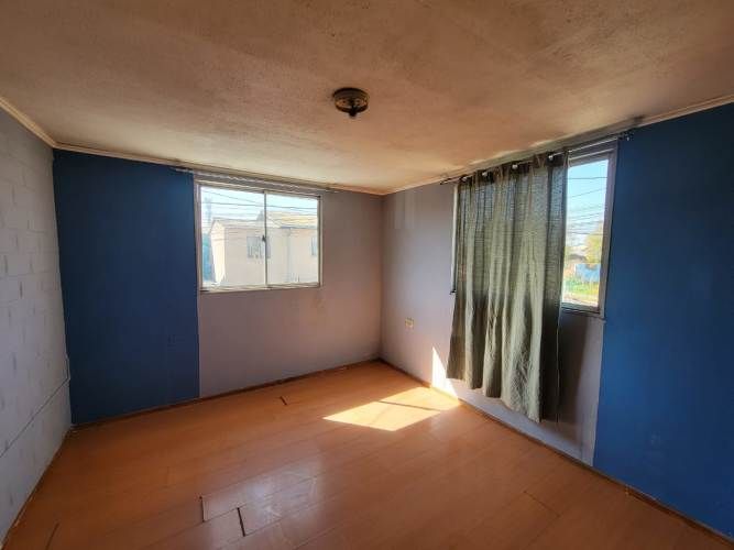 SE VENDE AMPLIA CASA LO MARQUEZ, PEÑAFLOR