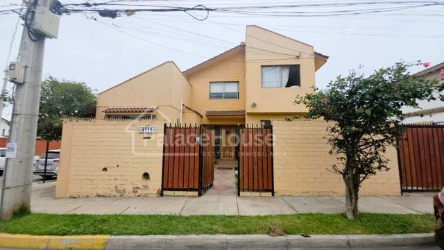 SE VENDE CASA EN ALTOS DEL MILAGRO,  EXCELENTE UBICACIÓN