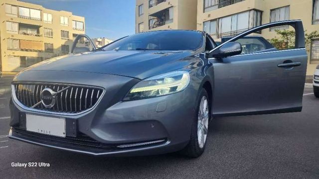 VOLVO V40 2018 (ARICA)