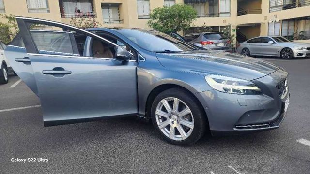 VOLVO V40 2018 (ARICA)
