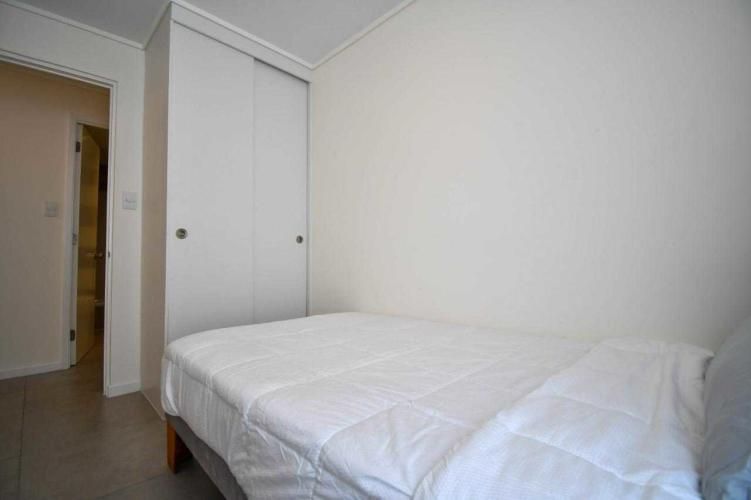 Se vende departamento con patio nuevo. (98346)