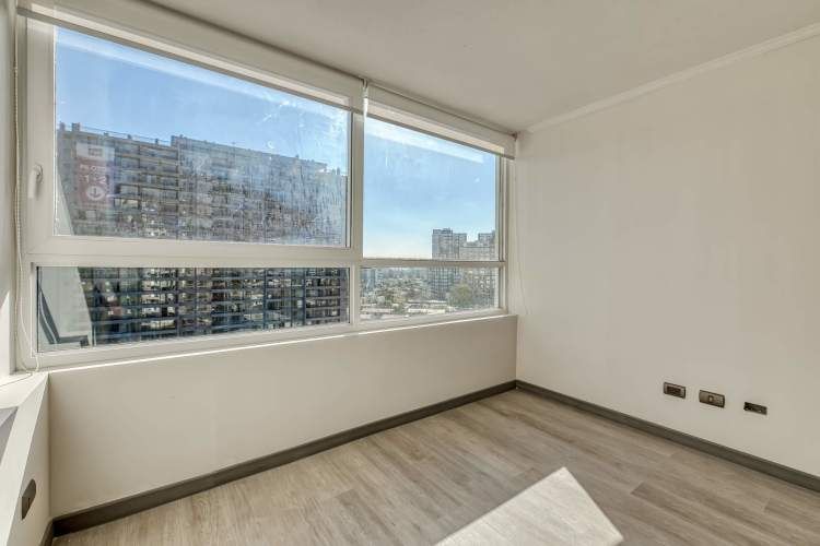 Lia Aguirre [2731-1]