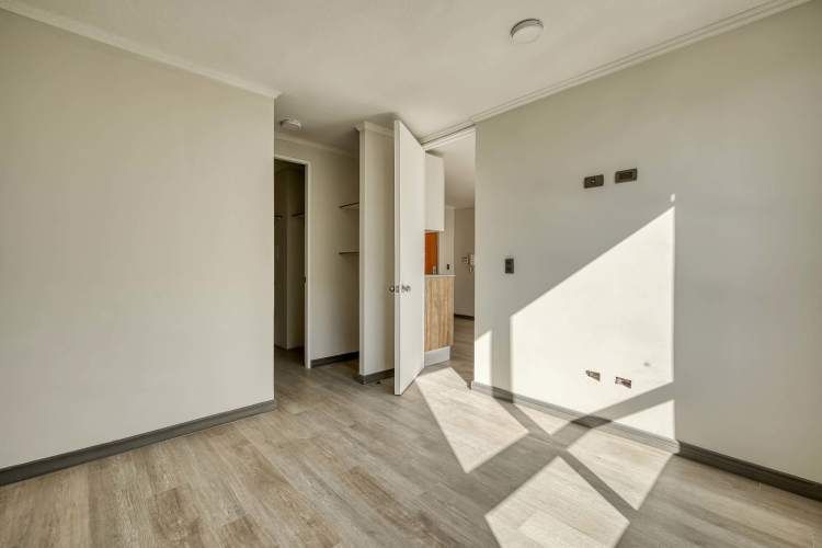 Lia Aguirre [2731-1]