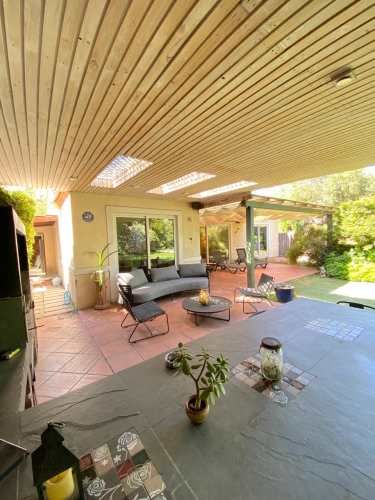 VENTA CASA PROVENZAL EN PIEDRA ROJA, 3D + SERVICIO + PISCINA + TERRAZA TECHADA + QUINCHO ¡A PASOS DEL COLEGIO SAN JOSÉ Y VERBO DIVINO!