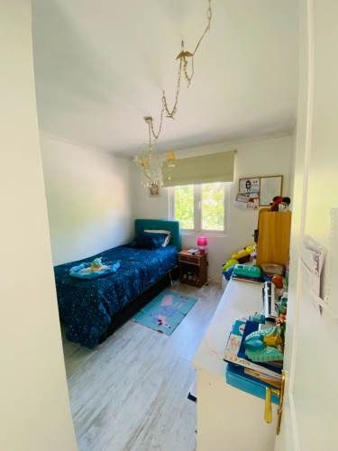 VENTA CASA PROVENZAL EN PIEDRA ROJA, 3D + SERVICIO + PISCINA + TERRAZA TECHADA + QUINCHO ¡A PASOS DEL COLEGIO SAN JOSÉ Y VERBO DIVINO!