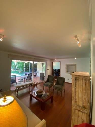 VENTA CASA PROVENZAL EN PIEDRA ROJA, 3D + SERVICIO + PISCINA + TERRAZA TECHADA + QUINCHO ¡A PASOS DEL COLEGIO SAN JOSÉ Y VERBO DIVINO!