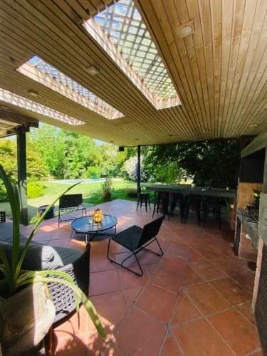 VENTA CASA PROVENZAL EN PIEDRA ROJA, 3D + SERVICIO + PISCINA + TERRAZA TECHADA + QUINCHO ¡A PASOS DEL COLEGIO SAN JOSÉ Y VERBO DIVINO!