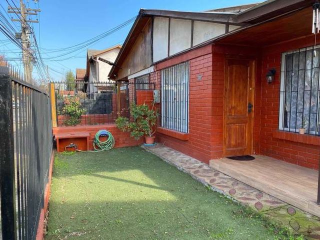 VENDO AMPLIA CASA METRO EL SOL MAIPU (134806)