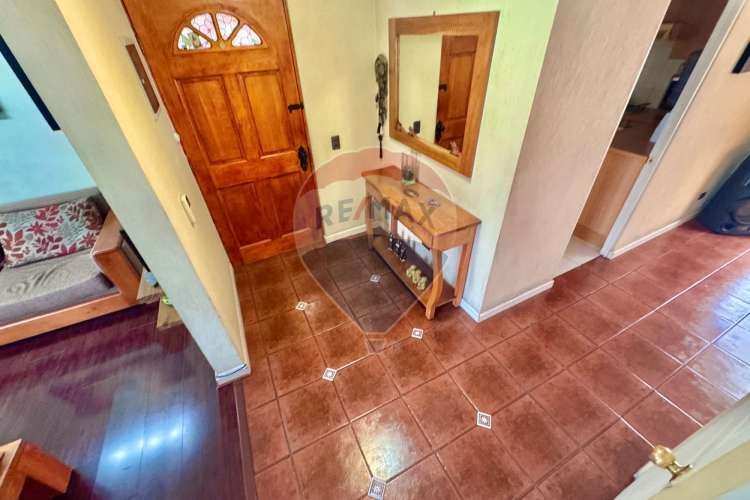 Casa en venta 5d + 4 b, piscina.