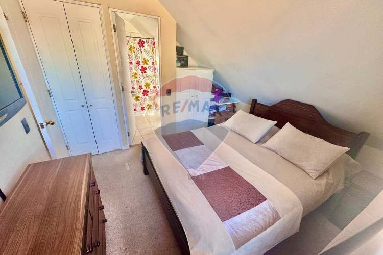 Casa en venta 5d + 4 b, piscina.