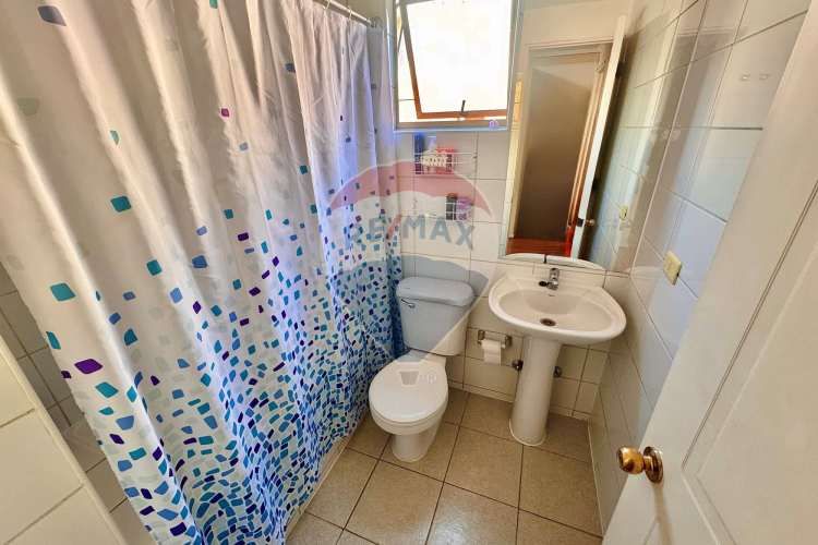 Casa en venta 5d + 4 b, piscina.