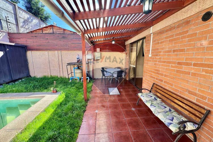 Casa en venta 5d + 4 b, piscina.