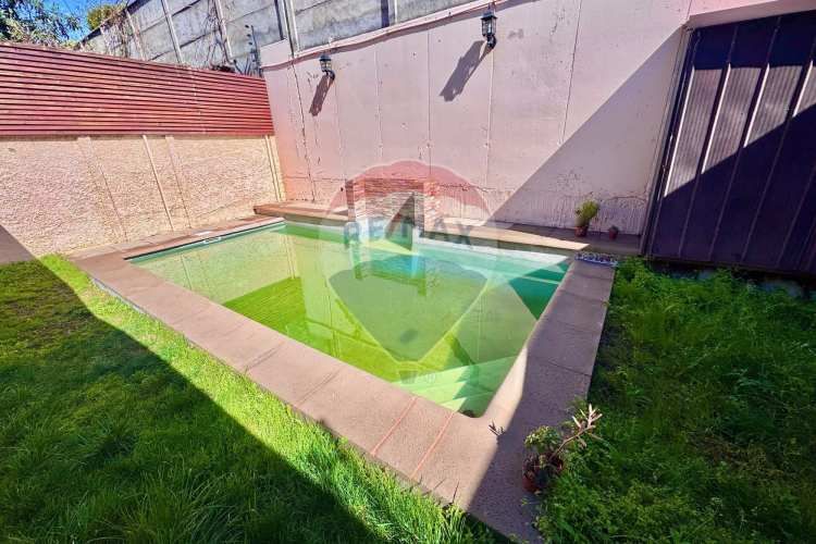 Casa en venta 5d + 4 b, piscina.
