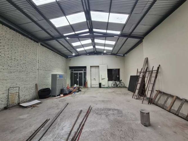 VENTA GALPON BODEGA COMERCIAL 267 M2 PORTUGAL AV MATTA